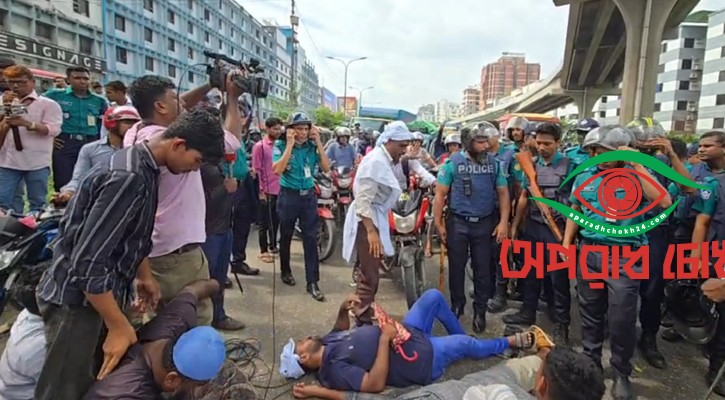 নগরে চলতে দেওয়ার ‘আবদার’ নিয়ে বাইরের সিএনজিচালকদের সড়ক অবরোধ, যানজট