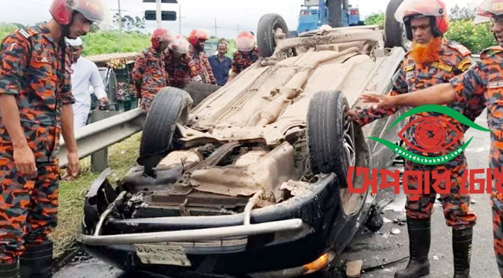 এক্সপ্রেসওয়েতে প্রাইভেটকার উল্টে নিহত ৩