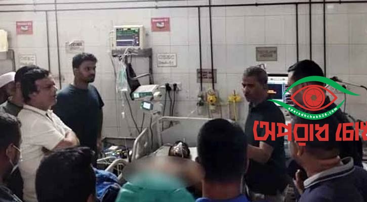 হাসপাতালে এসে অবরুদ্ধ আসিফ নজরুল