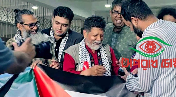 দেশে ফিরলেন আলোকচিত্রী শহিদুল আলম