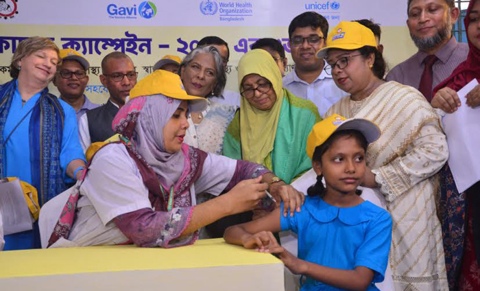 প্রথমবার টাইফয়েডের টিকাদান শুরু