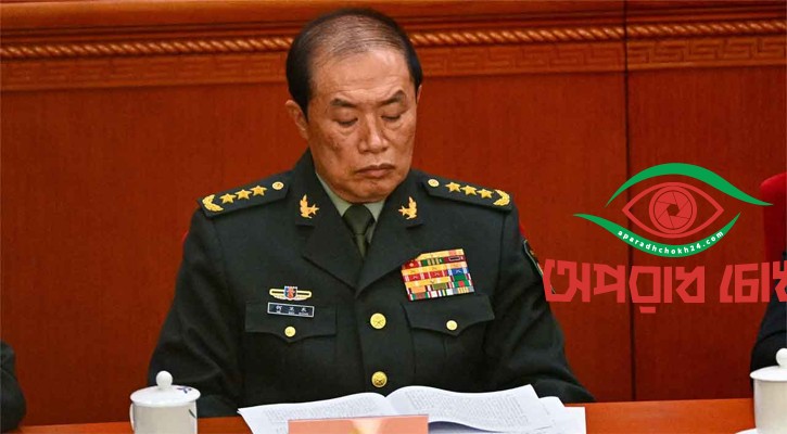 চীনের সেনাবাহিনীতে ঝড়