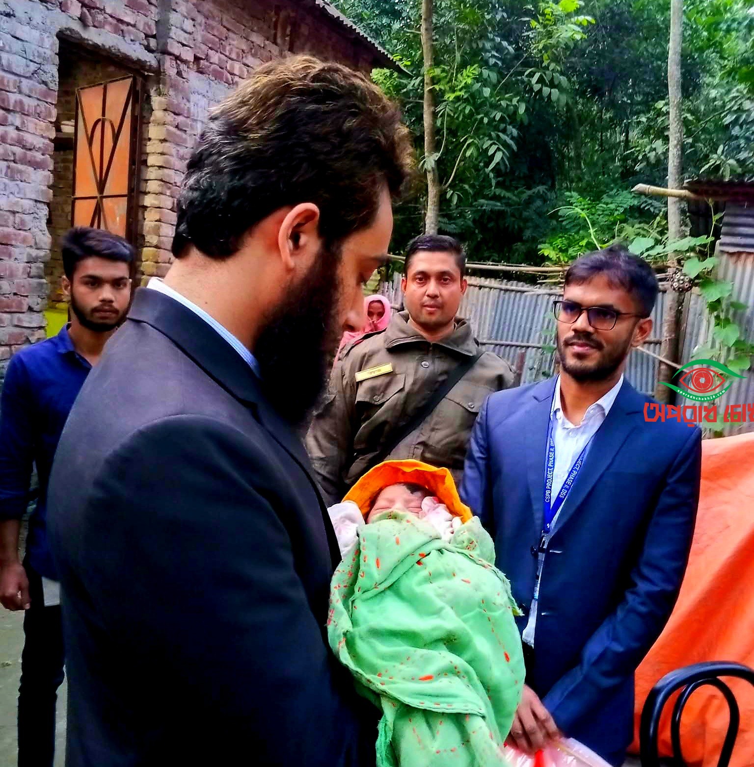 নবজাতকের বৈধ অভিভাবক হতে আগ্রহী প্রার্থীকে খুঁজছে প্রশাসন